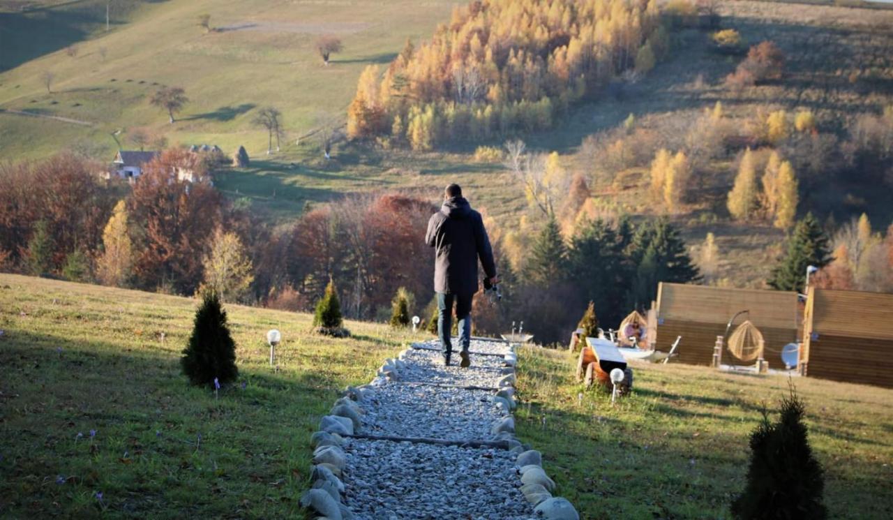 My Little Village Poiana Mărului Exteriör bild