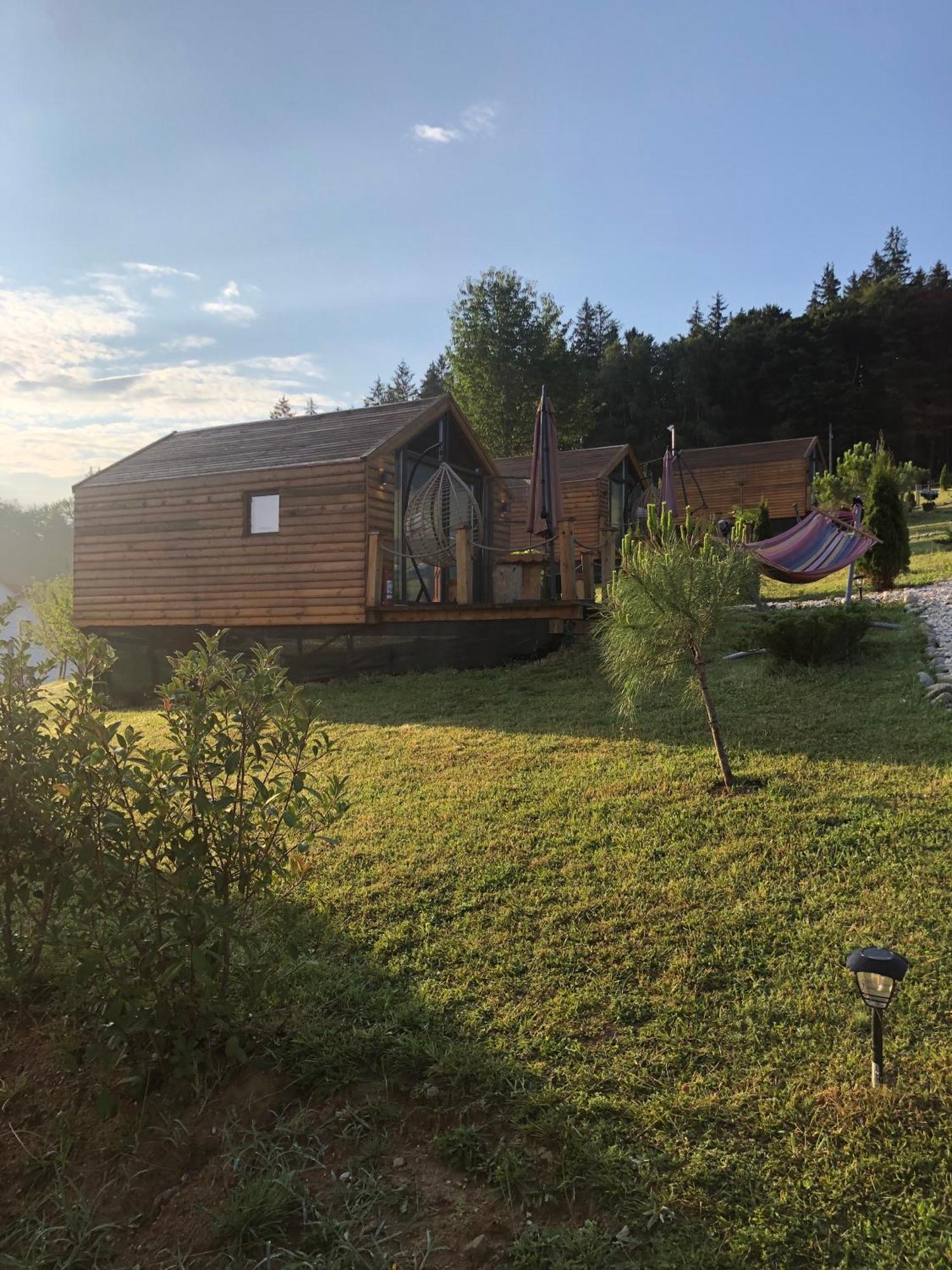 My Little Village Poiana Mărului Exteriör bild